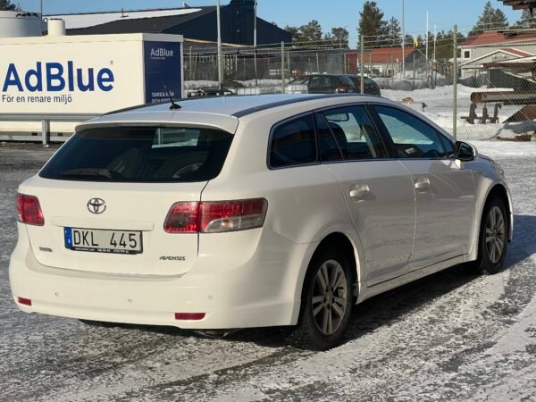 Toyota Avensis Kombi 1.8 Valvematic Business - Image 4