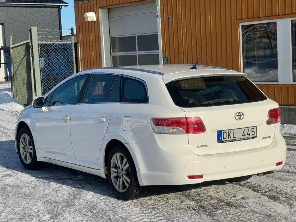 Toyota Avensis Kombi 1.8 Valvematic Business - Image 3