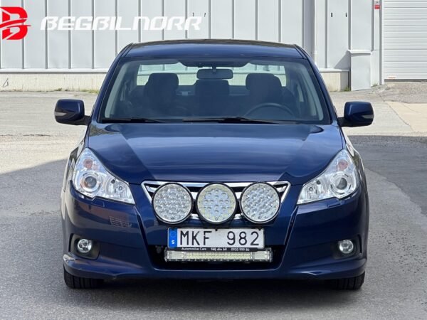 Subaru Legacy 2.0 4WD Lineartronic - Image 2