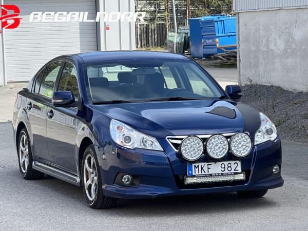 Subaru Legacy 2.0 4WD Lineartronic - Image 11