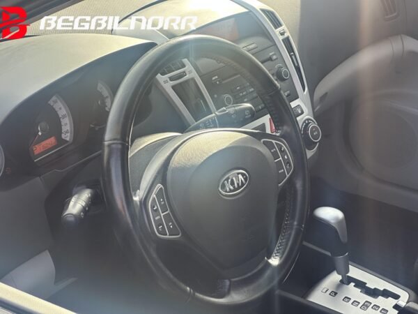 Kia CEED cee'd_sw 1.6 CVVT - Image 4