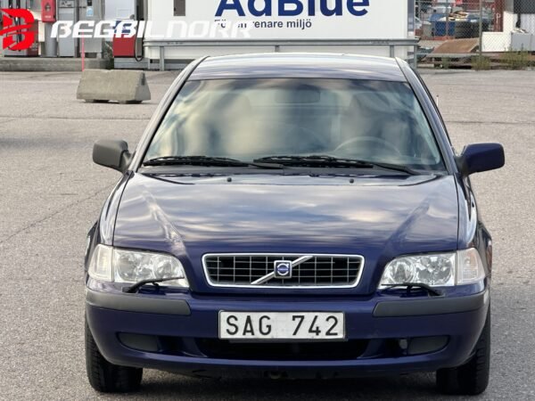 Volvo S40 1.8 - Image 9