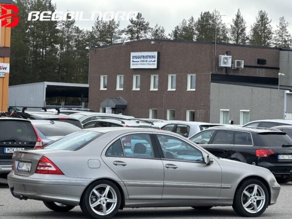 Mercedes-Benz C 240 4MATIC Avantgarde*