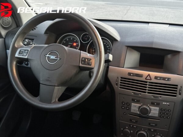 Opel Astra 1.6 Twinport - Image 12