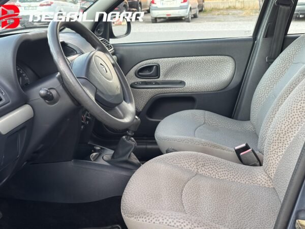 Renault Clio 1.2 - Image 4