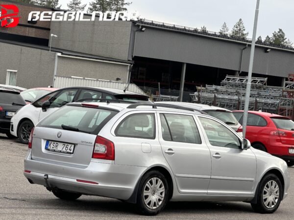 Skoda Octavia Kombi 1.6 TDI Ambiente - Image 6
