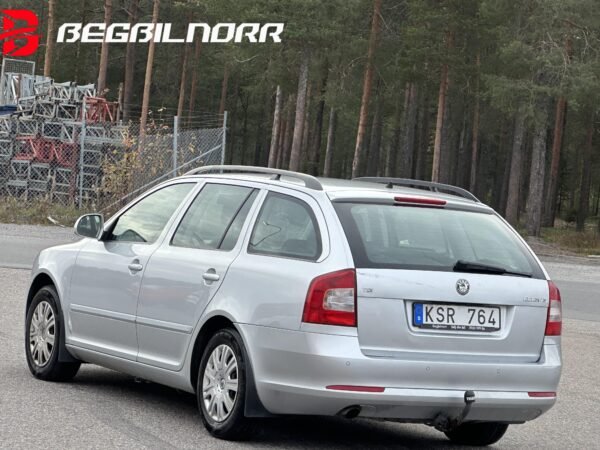 Skoda Octavia Kombi 1.6 TDI Ambiente - Image 4