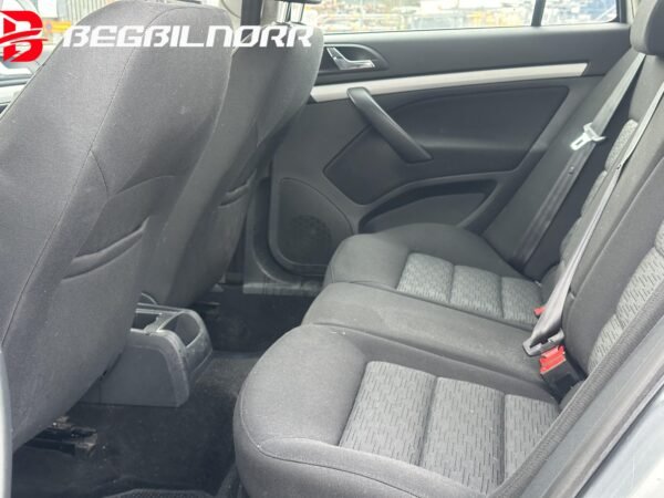 Skoda Octavia Kombi 1.6 TDI Ambiente - Image 8