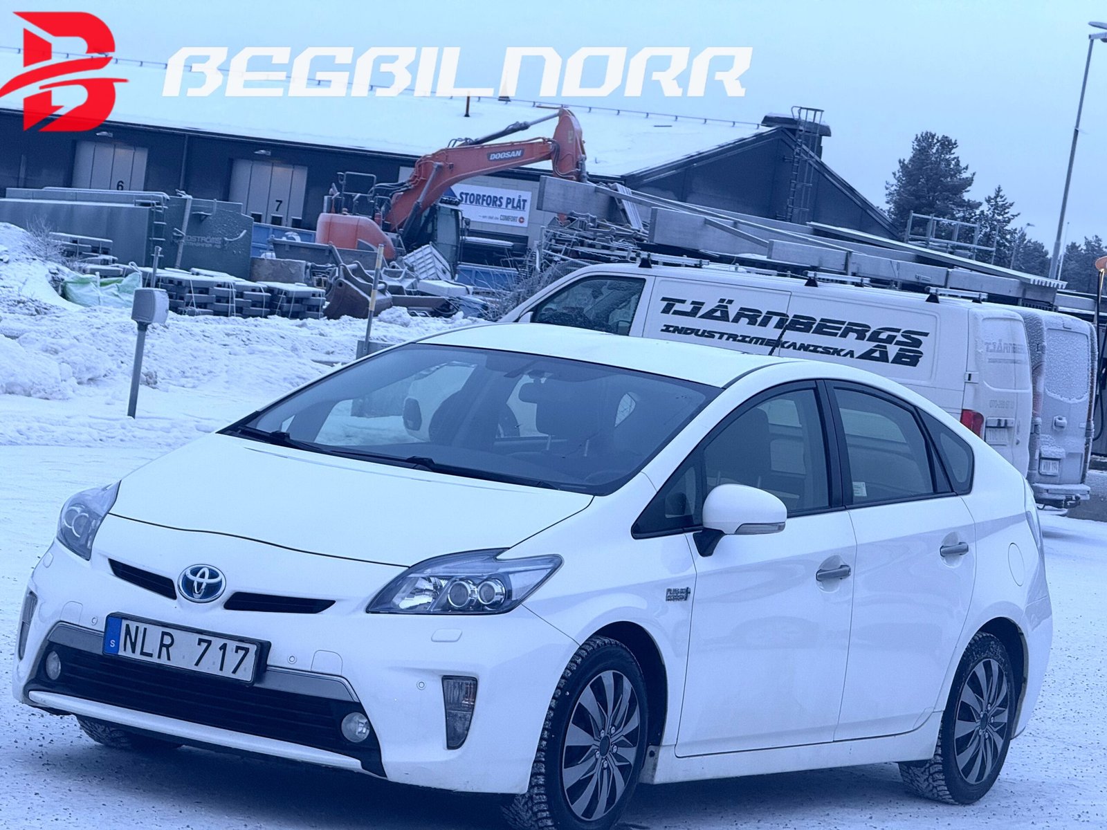 Begagnad Toyota Prius Plug-in Hybrid 2012 till salu Luleå - framsida exteriör